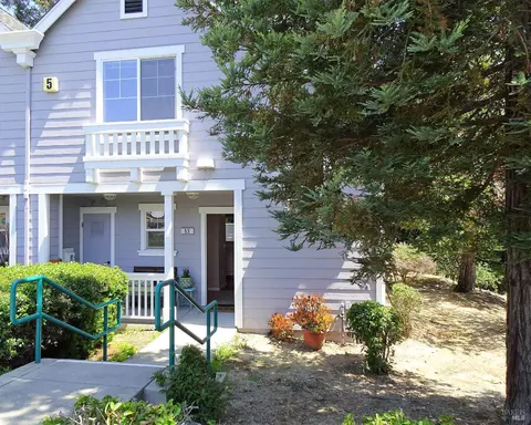53 Kelly Dr, Novato, CA 94949