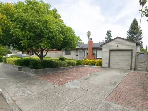 928 Corby Ave S, Santa Rosa, CA 95407