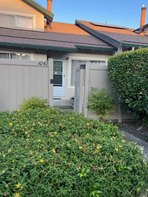 1042 Civic Center Dr, Rohnert Park, CA 94928