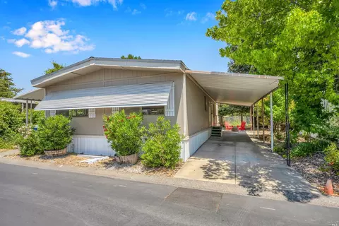 900 N Champagne Cir, Calistoga, CA 94515