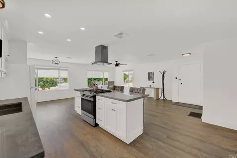 184 Lemon Tree Cir, Vacaville, CA 95687