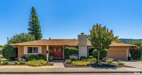 7136 Oak Leaf Dr, Santa Rosa, CA 95409