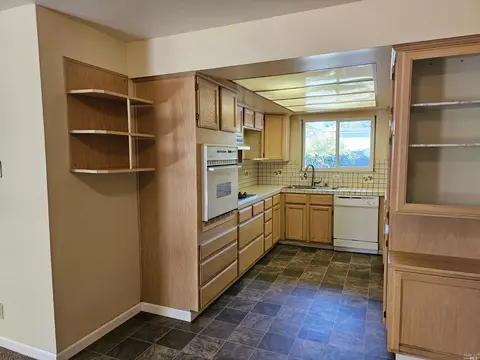 1663 Bryce Ct, Napa, CA 94558 photo 4