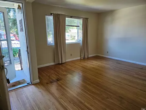 1663 Bryce Ct, Napa, CA 94558 photo 2