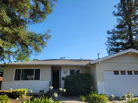 1663 Bryce Ct, Napa, CA 94558