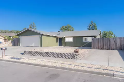 1527 Juanita St, Napa, CA 94559