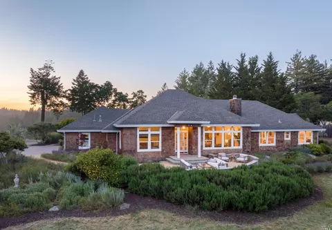 12300 Fiori Ln, Sebastopol, CA 95472