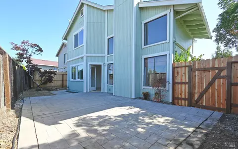 101 Nalisty Dr, Vallejo, CA 94590 photo 2