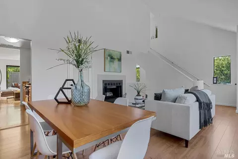 29 Acapulco Ct, Novato, CA 94949