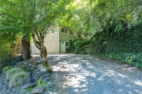 2736 N Fitch Mountain Rd, Healdsburg, CA 95448