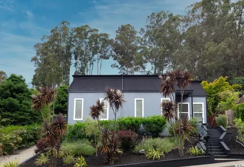40 Sienna Way, San Rafael, CA 94901