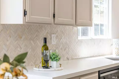 5040 Gloucester Ln, Martinez, CA 94553 photo 8