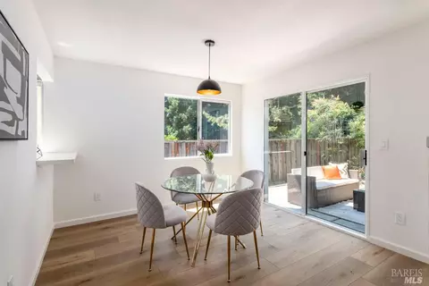 5040 Gloucester Ln, Martinez, CA 94553 photo 13