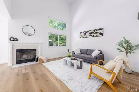 5040 Gloucester Ln, Martinez, CA 94553 photo 9