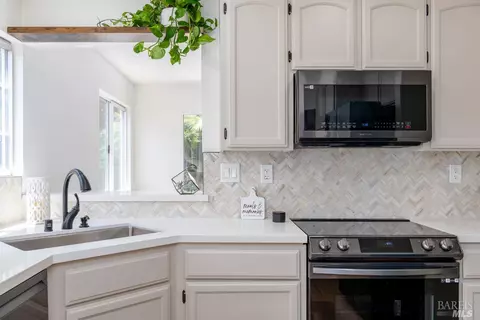 5040 Gloucester Ln, Martinez, CA 94553 photo 6