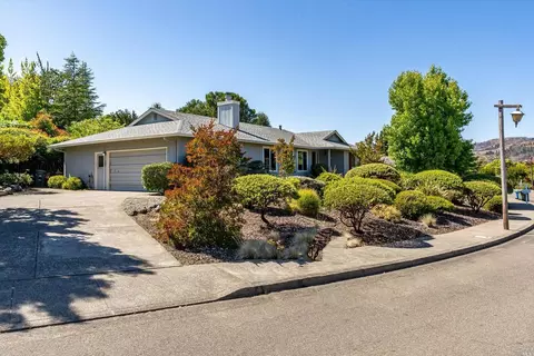 477 Oak Brook Ct, Santa Rosa, CA 95409