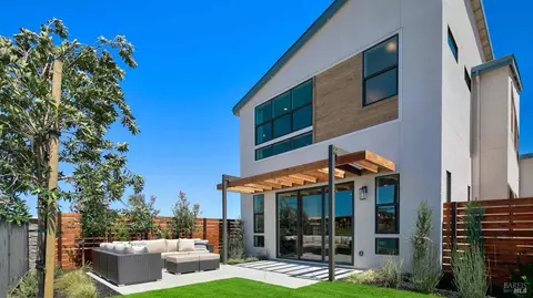 2311 Waterside Dr, Fairfield, CA 94533