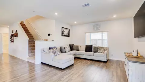 1105 Wesleyan Ct, Dixon, CA 95620 photo 6