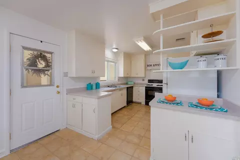 1272 Helen Ave, Ukiah, CA 95482 photo 3