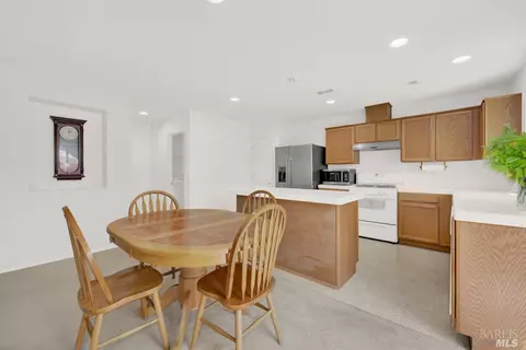 2797 Whitney Dr, Fairfield, CA 94533 photo 18