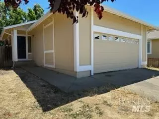 517 Capps Ln, Ukiah, CA 95482