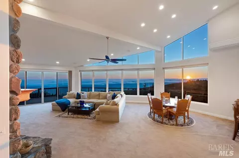 45340 Fish Rock Rd, Gualala, CA 95445
