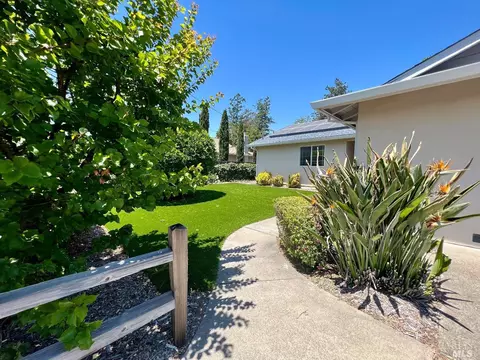 2549 Cactus Ave, Santa Rosa, CA 95405