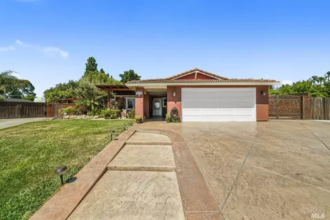 2120 Vine Ct, Fairfield, CA 94533 photo 3