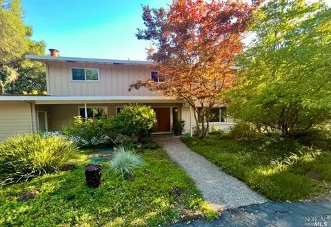 1381 Park Terrace Ct, Ukiah, CA 95482