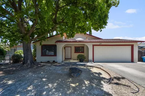 255 Raleigh Dr, Vacaville, CA 95687