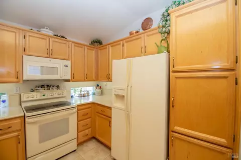 230 Bartlett Ln, Vacaville, CA 95687 photo 11
