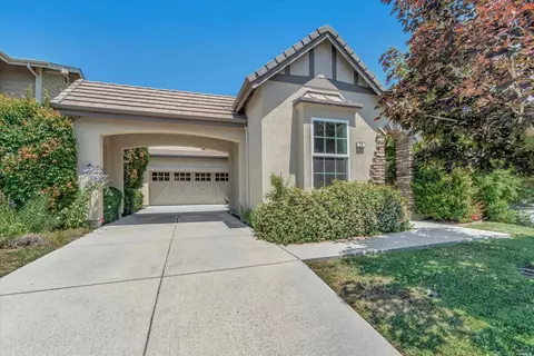 28 Oak Grove Dr, Novato, CA 94949