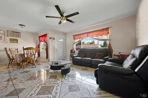 11 Alter St, Cloverdale, CA 95425 photo 2