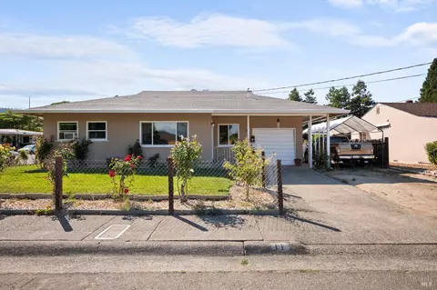 11 Alter St, Cloverdale, CA 95425