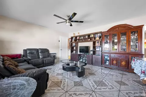11 Alter St, Cloverdale, CA 95425 photo 3