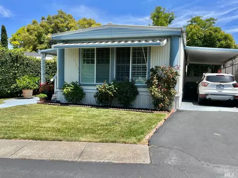 552 Elmwood Dr, Petaluma, CA 94954