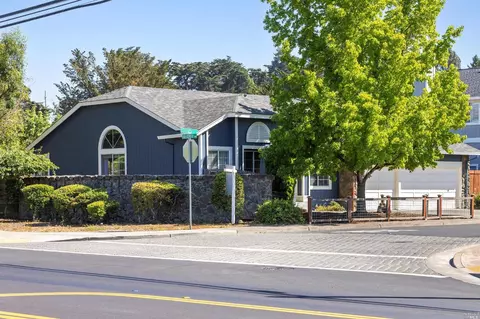 8802 Clothier Ln, Cotati, CA 94931 photo 3