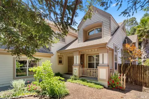 62 Bosworth Ln, Geyserville, CA 95441
