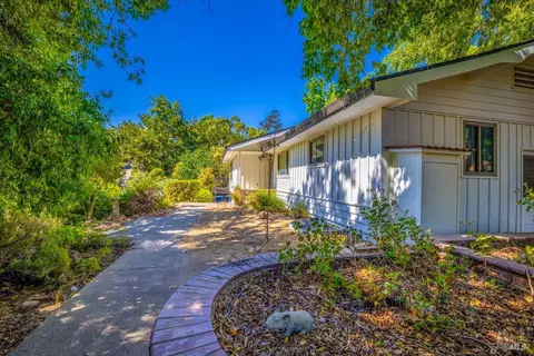 288 Vine St, Vacaville, CA 95688 photo 4