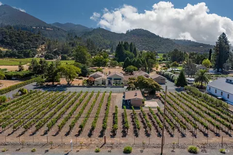 360 Adobe Canyon Rd, Kenwood, CA 95452