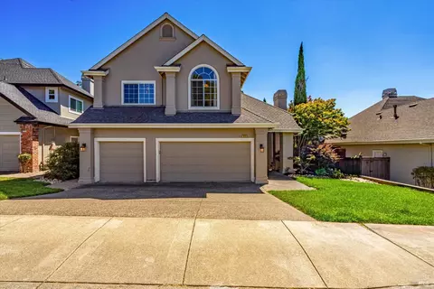 313 Jessie Ct, Windsor, CA 95492