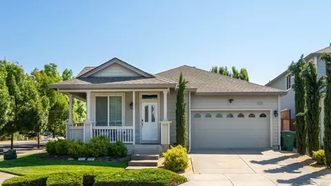8186 Luisa Way, Windsor, CA 95492