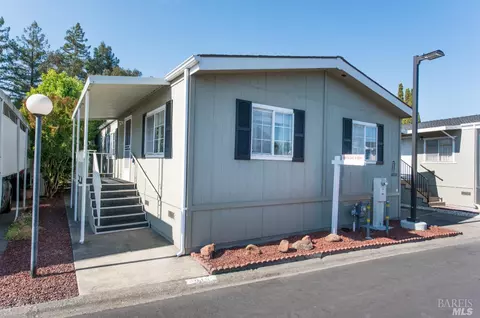 218 Bluejay Dr, Santa Rosa, CA 95409