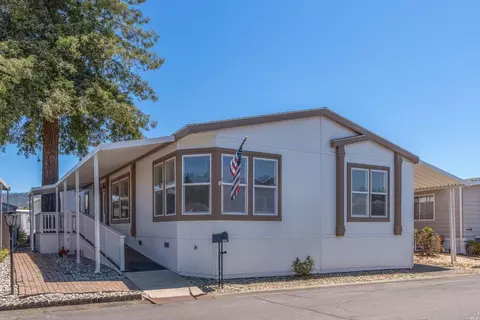 102 Oakwood Ln, Santa Rosa, CA 95409