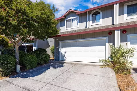 17 Regents Cir, Rohnert Park, CA 94928