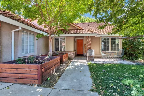 680 Rambleton Dr, Vacaville, CA 95688 photo 2