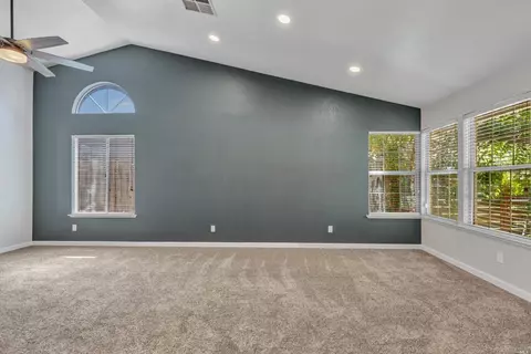 680 Rambleton Dr, Vacaville, CA 95688 photo 4