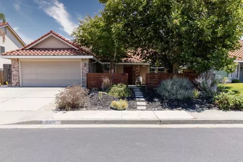 680 Rambleton Dr, Vacaville, CA 95688