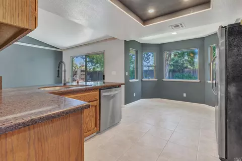 680 Rambleton Dr, Vacaville, CA 95688 photo 7