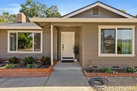 7347 Oak Leaf Dr, Santa Rosa, CA 95409